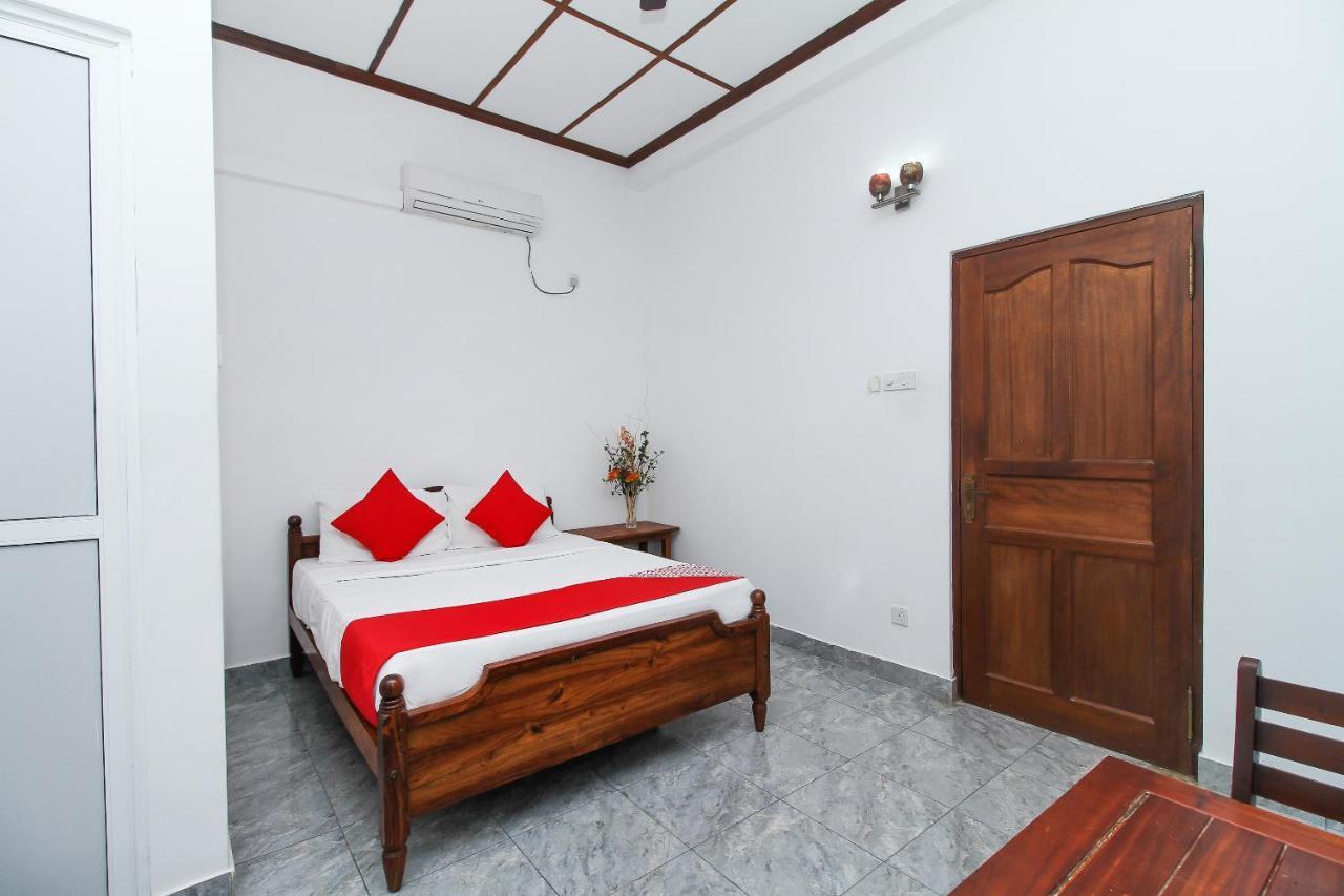 Leo'S Home Stay Dehiwala-Mount Lavinia Exterior photo