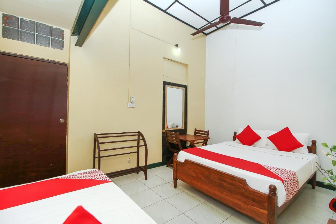 Leo'S Home Stay Dehiwala-Mount Lavinia Exterior photo