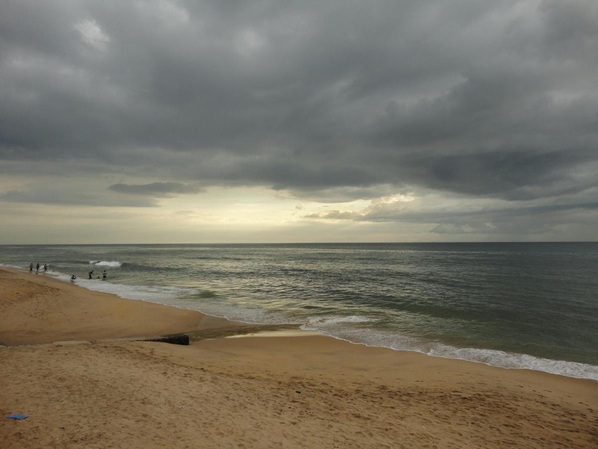 Leo'S Home Stay Dehiwala-Mount Lavinia Exterior photo